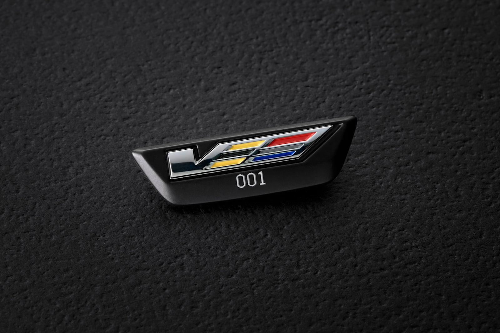 كاديلاك CT4-V بلاك وينج تحصل على 3 إصدارات حصرية للاحتفال بإرث فئة V الرياضية كاديلاك CT4-V بلاك وينج تحصل على 3 إصدارات حصرية للاحتفال بإرث فئة V الرياضية 5