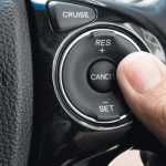 ما هي مميزات وعيوب مثبت السرعة في سيارتك؟ مثبت السرعة