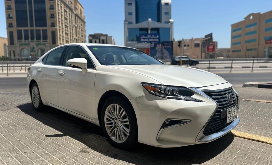 لكزس ES 2017 السيدان اليابانية كم سعرها في السوق السعودي؟ لكزس ES 2017 السيدان اليابانية كم سعرها في السوق السعودي؟ 6