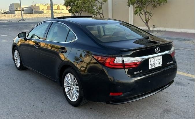 لكزس ES 2017 السيدان اليابانية كم سعرها في السوق السعودي؟ لكزس ES 2017 السيدان اليابانية كم سعرها في السوق السعودي؟ 5