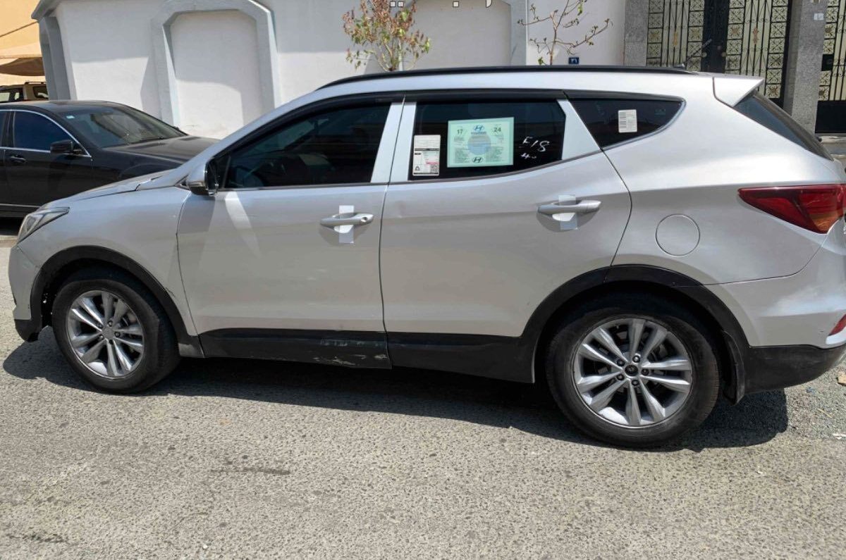 كم سعر هيونداي سنتافي 2017 في سوق السيارات المستعملة بالسعودية؟ كم سعر هيونداي سنتافي 2017 في سوق السيارات المستعملة بالسعودية؟ 5