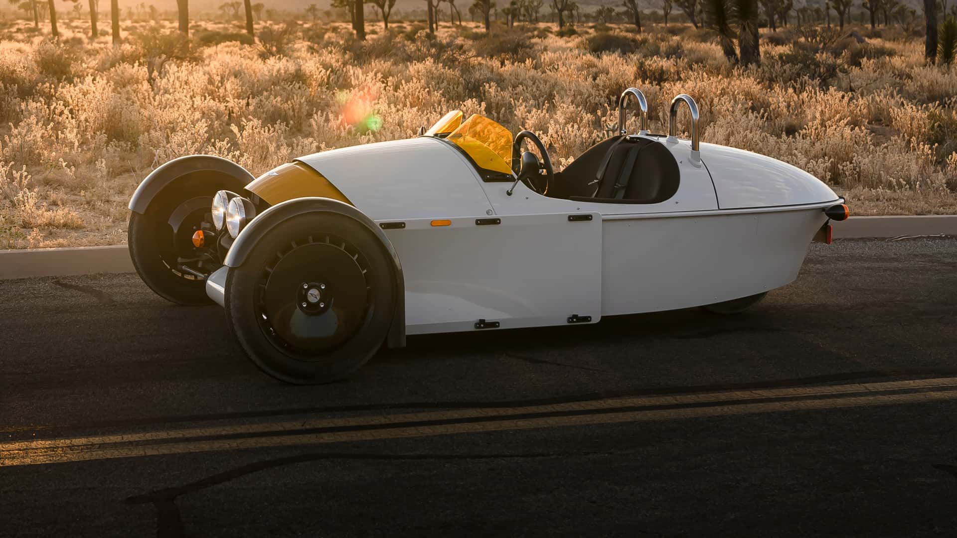 شركة مورجان تطرح سيارة جديدة ثلاثية العجلات باسم سوبر 3 في السوق الأمريكي بمحرك فورد شركة مورجان تطرح سيارة جديدة ثلاثية العجلات باسم سوبر 3 في السوق الأمريكي بمحرك فورد 21