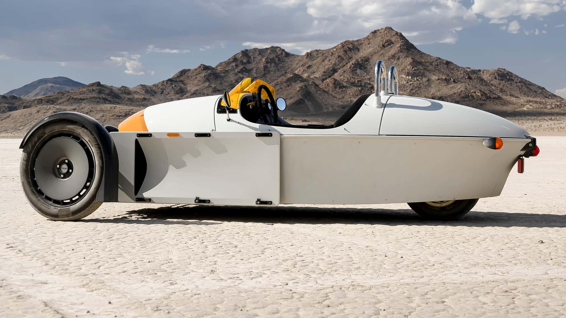 شركة مورجان تطرح سيارة جديدة ثلاثية العجلات باسم سوبر 3 في السوق الأمريكي بمحرك فورد شركة مورجان تطرح سيارة جديدة ثلاثية العجلات باسم سوبر 3 في السوق الأمريكي بمحرك فورد 22