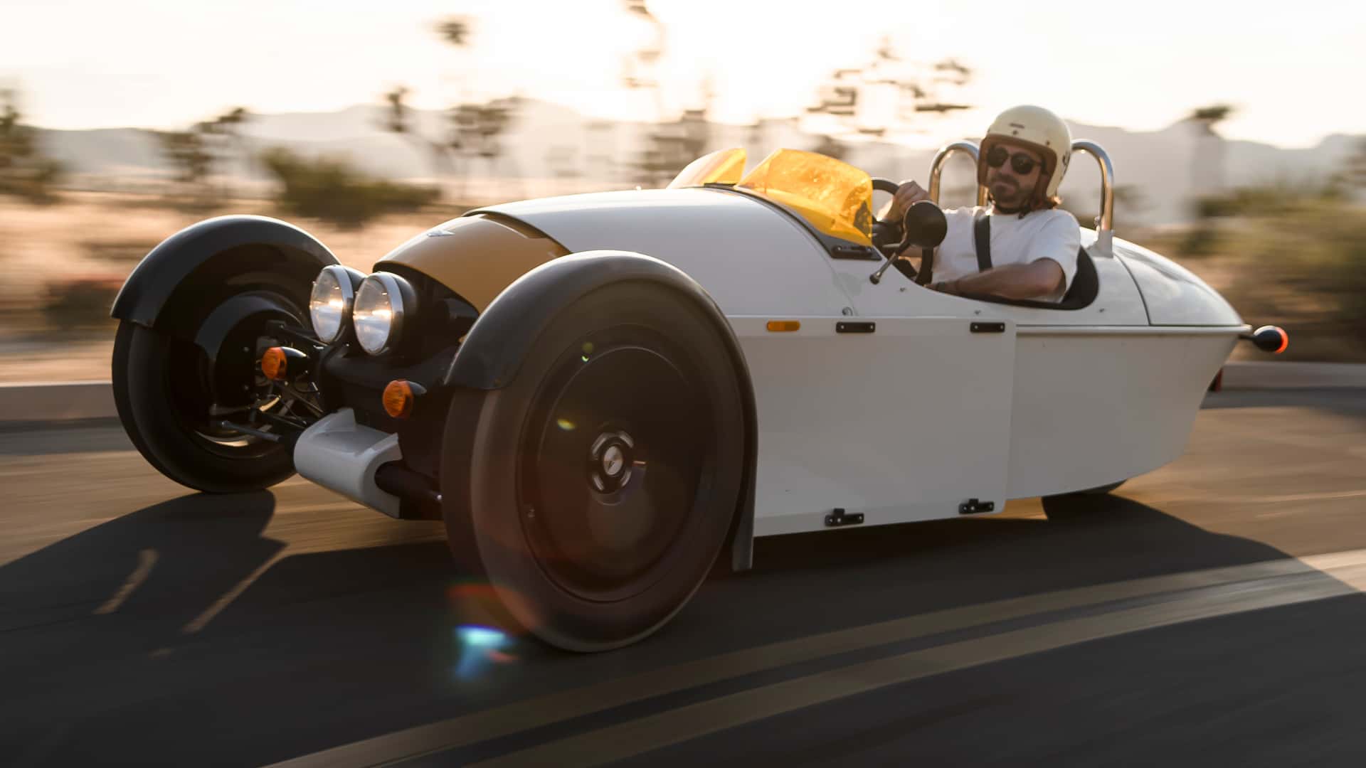 شركة مورجان تطرح سيارة جديدة ثلاثية العجلات باسم سوبر 3 في السوق الأمريكي بمحرك فورد شركة مورجان تطرح سيارة جديدة ثلاثية العجلات باسم سوبر 3 في السوق الأمريكي بمحرك فورد 23