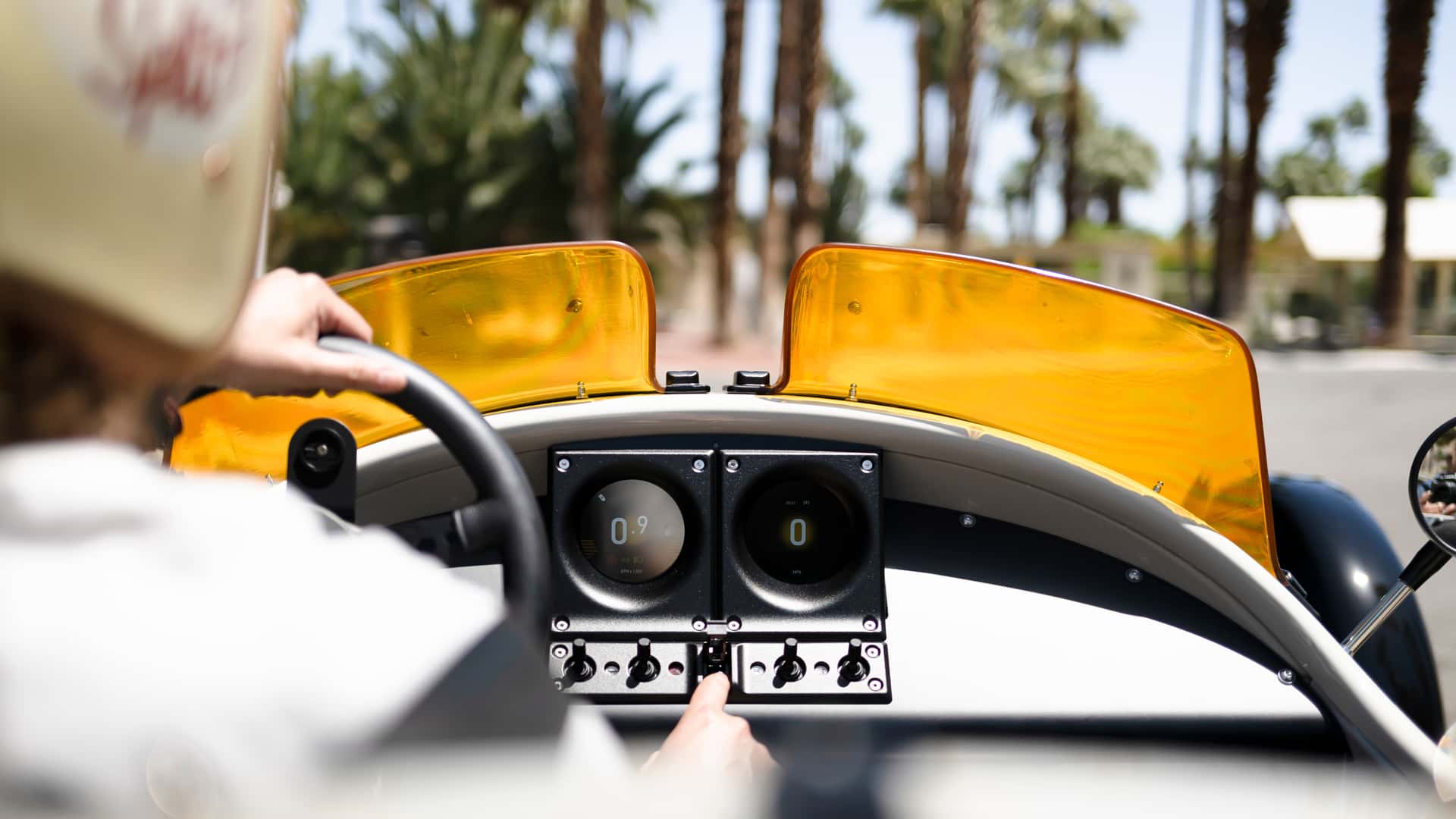 شركة مورجان تطرح سيارة جديدة ثلاثية العجلات باسم سوبر 3 في السوق الأمريكي بمحرك فورد شركة مورجان تطرح سيارة جديدة ثلاثية العجلات باسم سوبر 3 في السوق الأمريكي بمحرك فورد 35