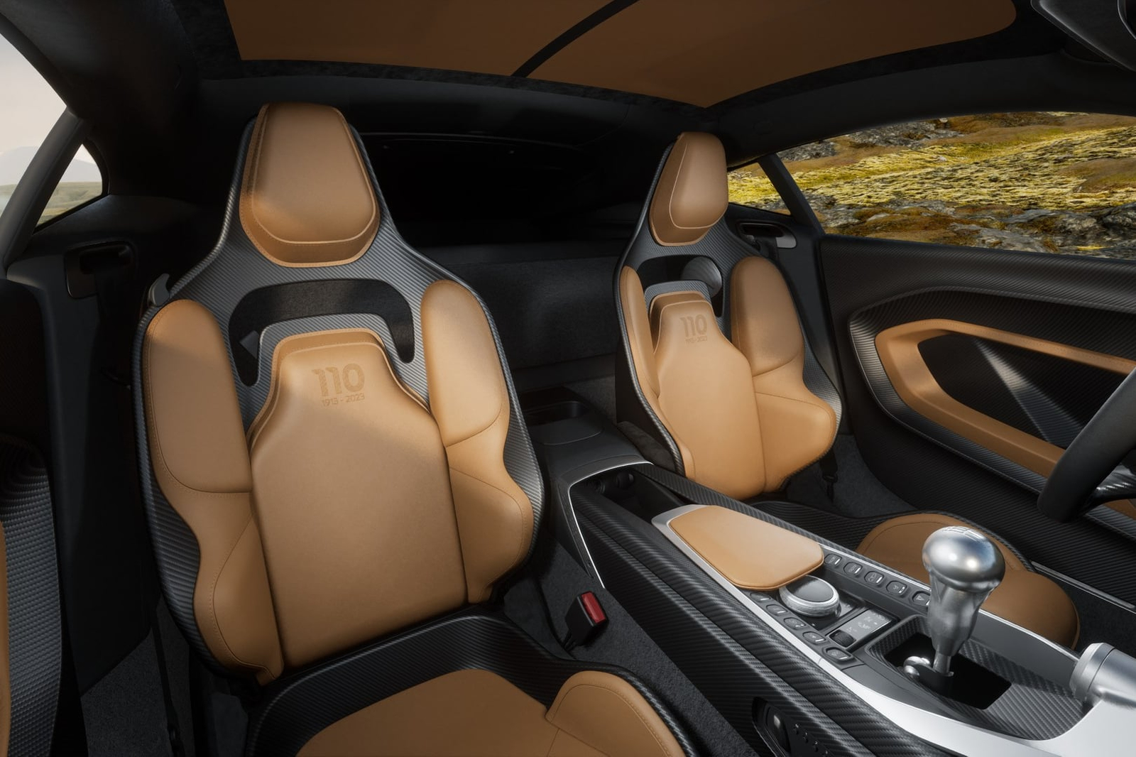 أستون مارتن تكشف عن فالور الجديدة كلياً بقوة تتجاوز 700 حصان أستون مارتن تكشف عن فالور الجديدة كلياً بقوة تتجاوز 700 حصان 4