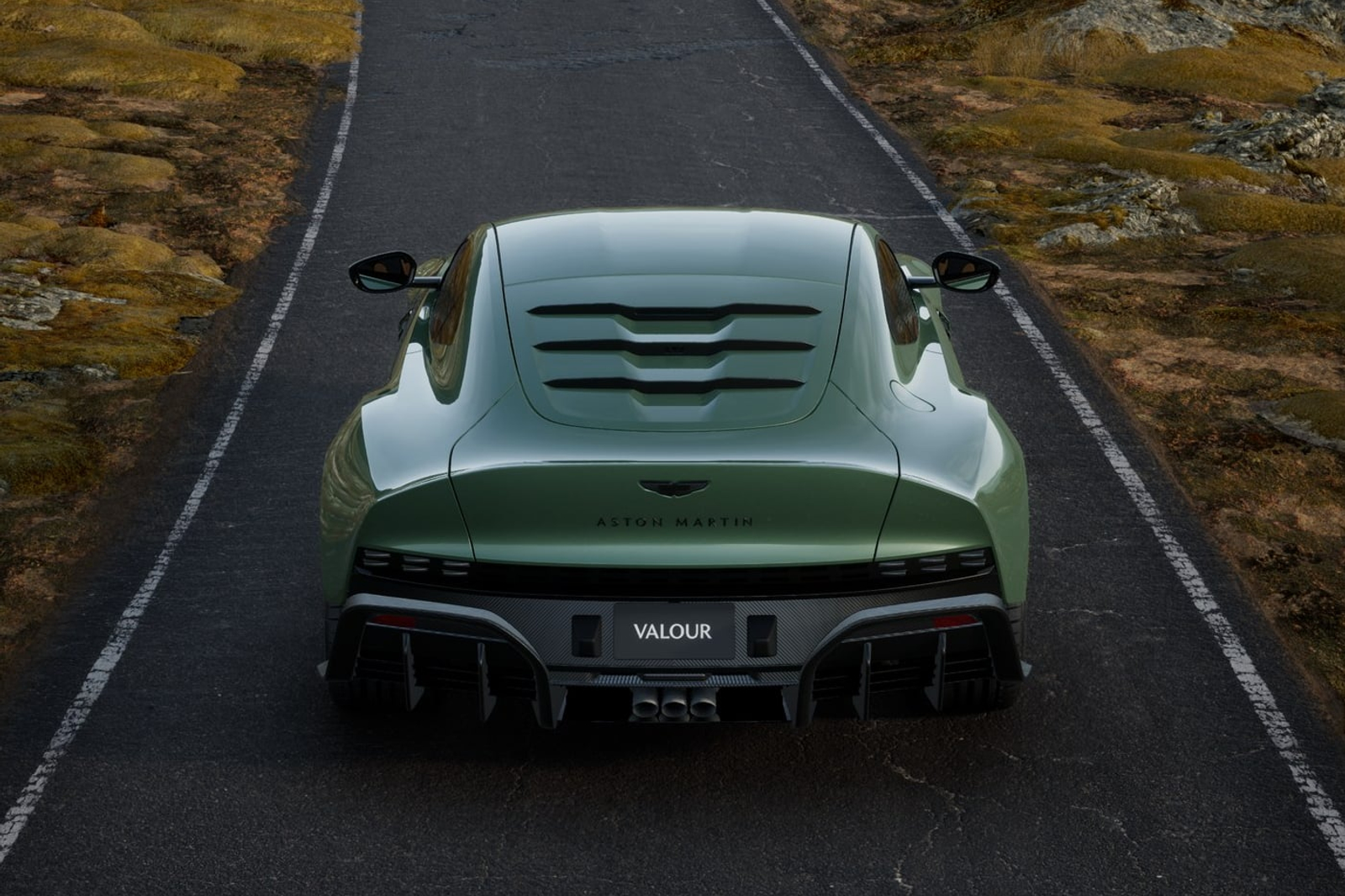 أستون مارتن تكشف عن فالور الجديدة كلياً بقوة تتجاوز 700 حصان أستون مارتن فالور