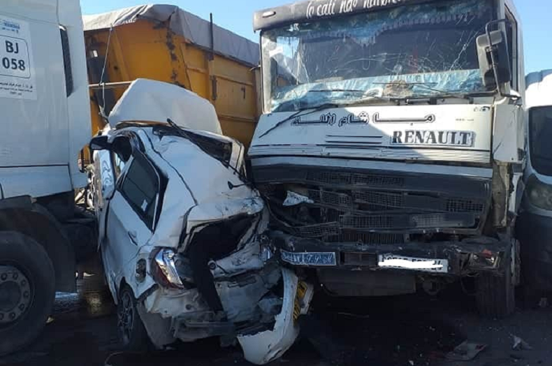 "المرور" يوجه 4 نصائح للقيادة بجانب الشاحنات لتفادي الحوادث "المرور" يوجه 4 نصائح للقيادة بجانب الشاحنات لتفادي الحوادث 2