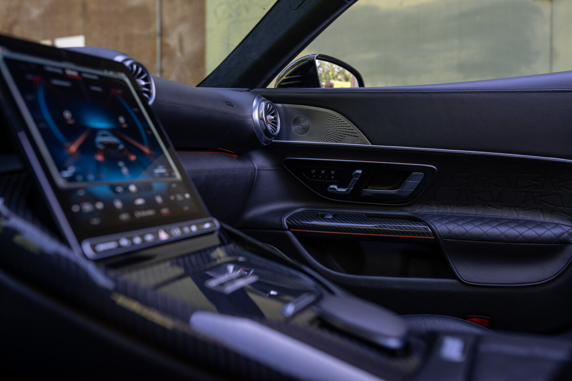 مرسيدس SL الرياضية تحصل على تعديلات جذابة عالية الأداء من برابوس مرسيدس SL الرياضية تحصل على تعديلات جذابة عالية الأداء من برابوس 7