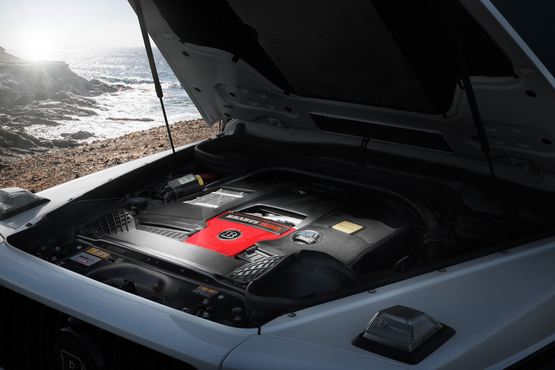 برابوس تحول مرسيدس G63 إلى شاحنتين بستة عجلات بقوة 800 و 900 حصان! برابوس تحول مرسيدس G63 إلى شاحنتين بستة عجلات بقوة 800 و 900 حصان! 6