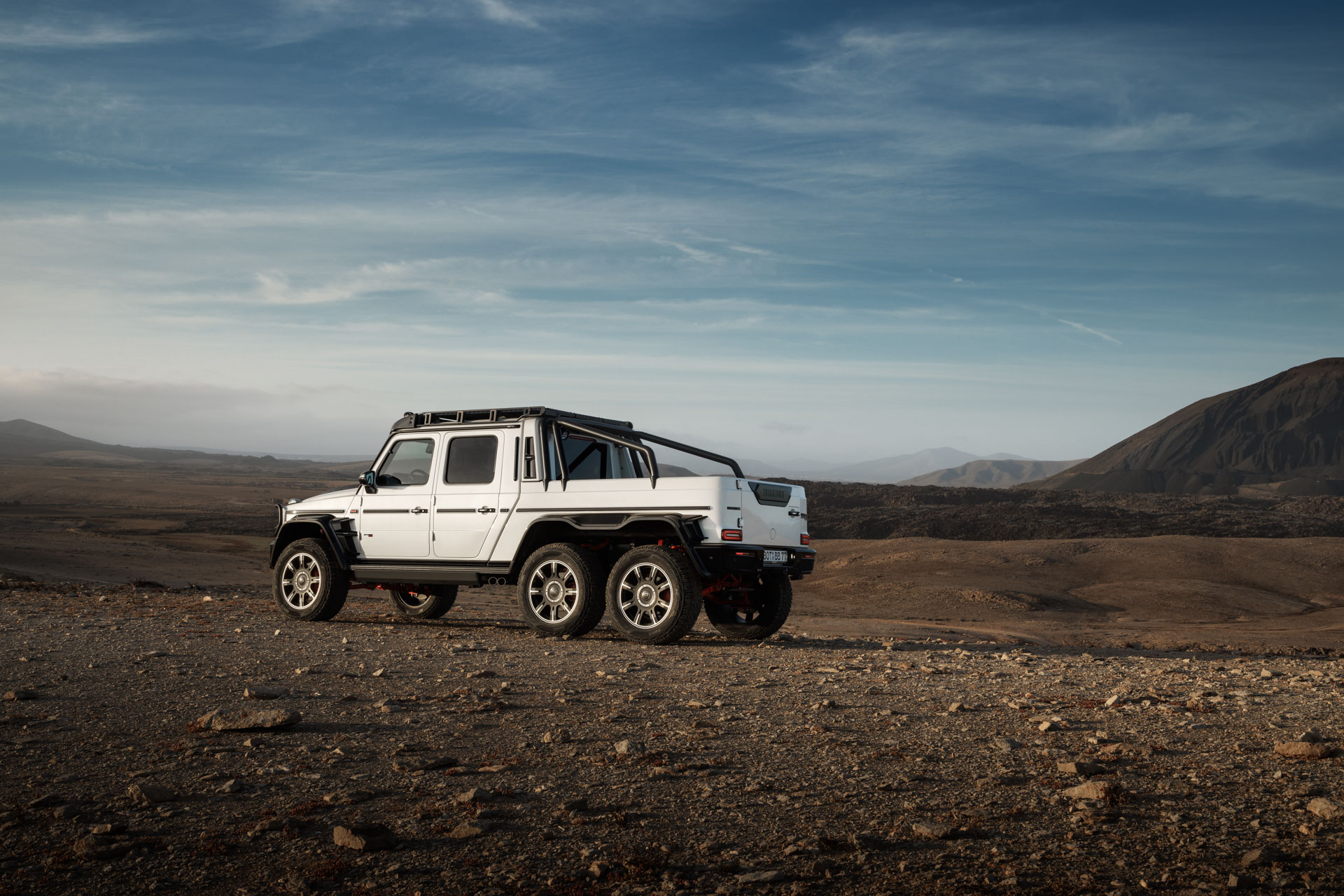 برابوس تحول مرسيدس G63 إلى شاحنتين بستة عجلات بقوة 800 و 900 حصان! برابوس تحول مرسيدس G63 إلى شاحنتين بستة عجلات بقوة 800 و 900 حصان! 3