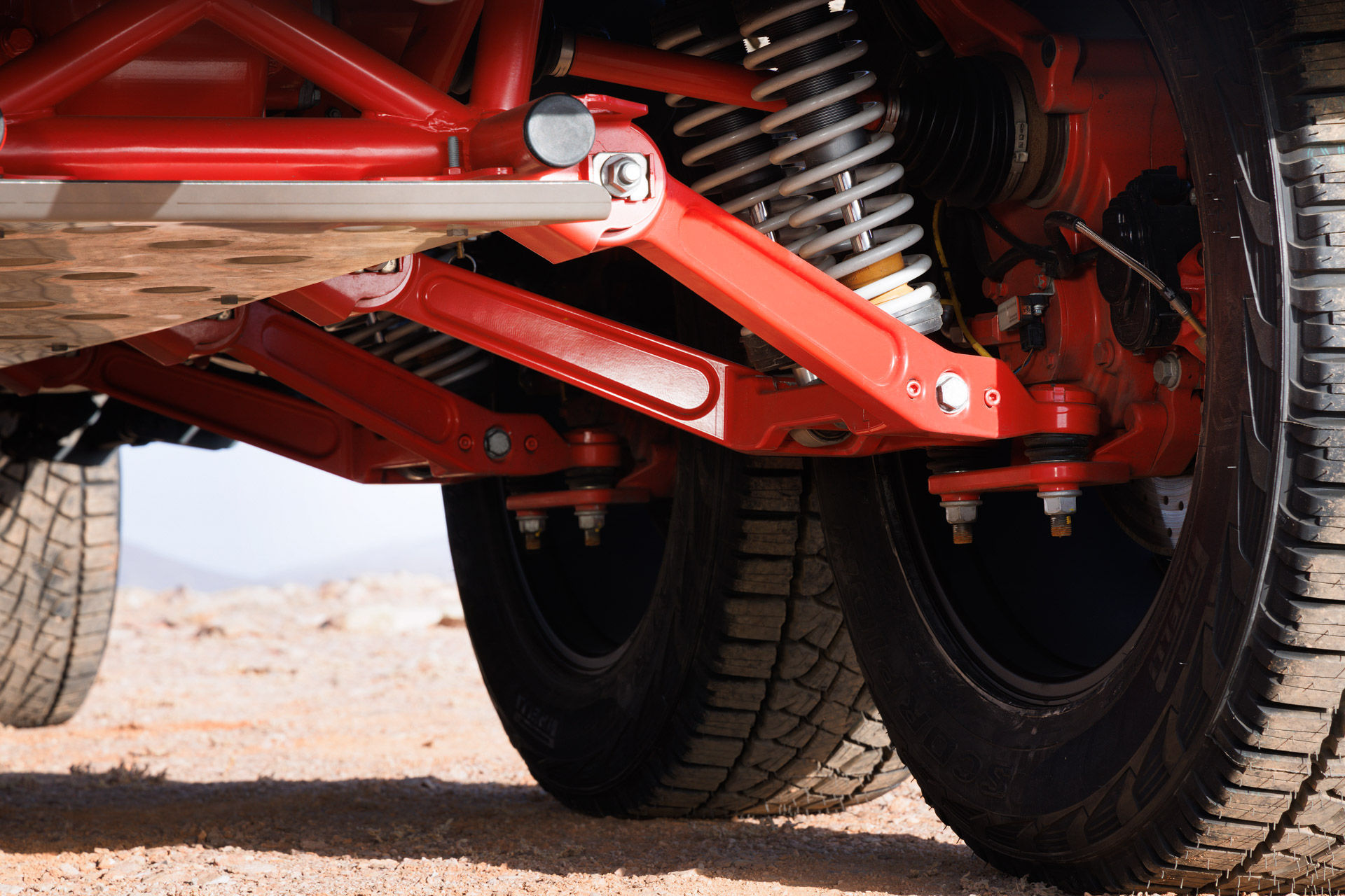 برابوس تحول مرسيدس G63 إلى شاحنتين بستة عجلات بقوة 800 و 900 حصان! برابوس تحول مرسيدس G63 إلى شاحنتين بستة عجلات بقوة 800 و 900 حصان! 9