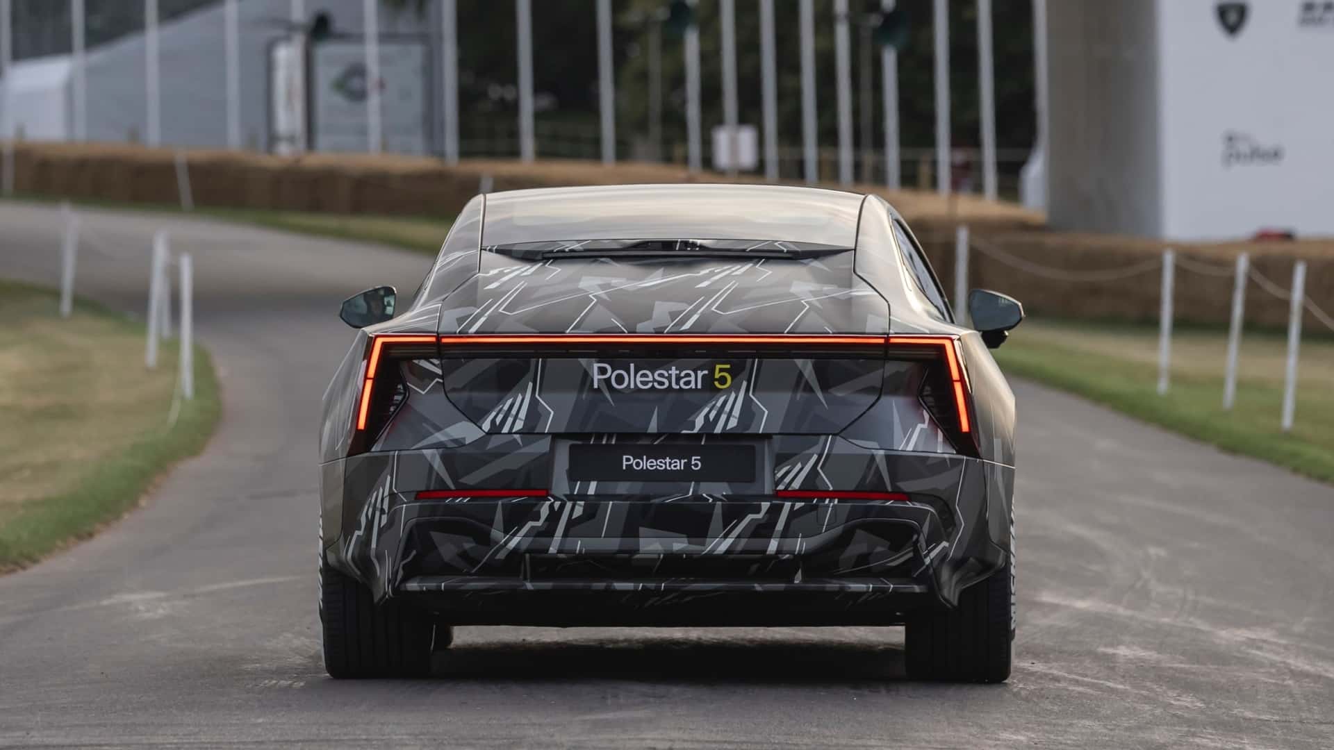 علامة بولستار التابعة لفولفو تكشف عن موديلات كهربائية جديدة كلياً في مهرجان جودوود البريطاني علامة بولستار التابعة لفولفو تكشف عن موديلات كهربائية جديدة كلياً في مهرجان جودوود البريطاني 1