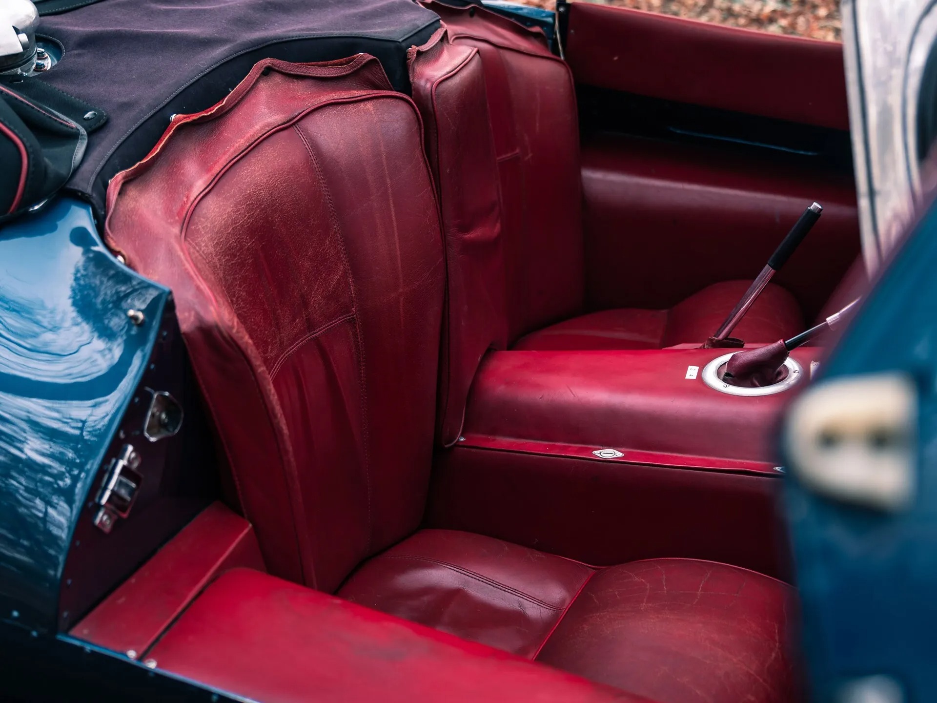 جاكوار XKSS 707 موديل 1957 بتاريخ فريد قد تباع بأكثر من 12 مليون دولار في مزاد أمريكي جاكوار XKSS 707 موديل 1957 بتاريخ فريد قد تباع بأكثر من 12 مليون دولار في مزاد أمريكي 18