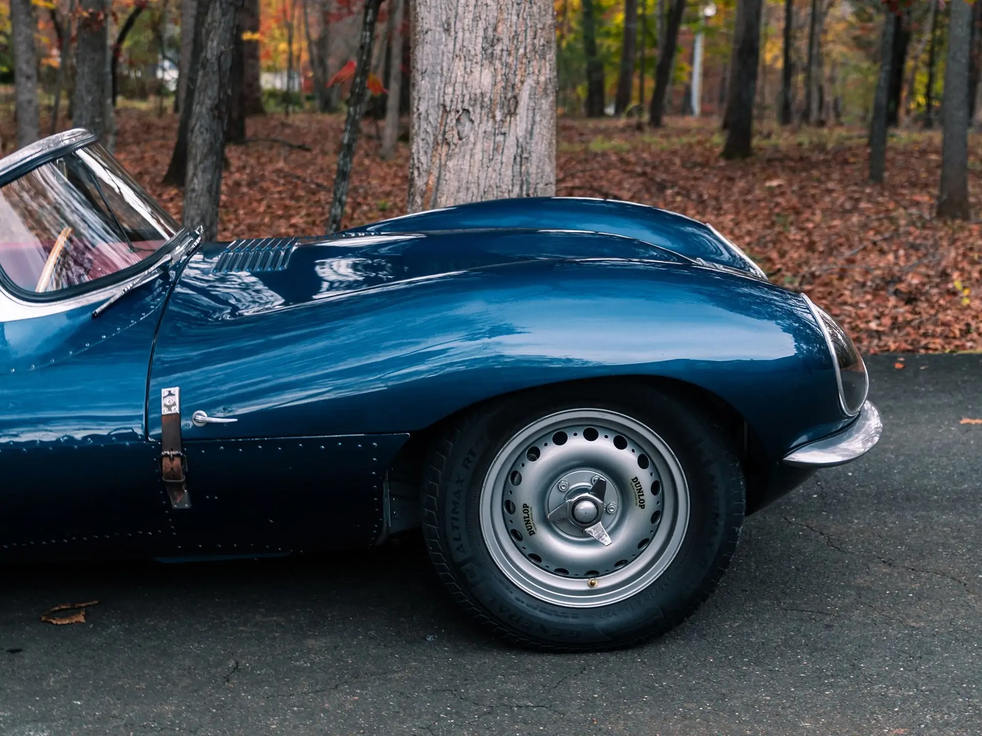 جاكوار XKSS 707 موديل 1957 بتاريخ فريد قد تباع بأكثر من 12 مليون دولار في مزاد أمريكي جاكوار XKSS 707 موديل 1957 بتاريخ فريد قد تباع بأكثر من 12 مليون دولار في مزاد أمريكي 12