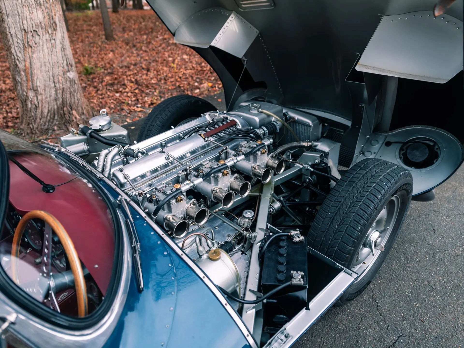 جاكوار XKSS 707 موديل 1957 بتاريخ فريد قد تباع بأكثر من 12 مليون دولار في مزاد أمريكي جاكوار XKSS 707 موديل 1957 بتاريخ فريد قد تباع بأكثر من 12 مليون دولار في مزاد أمريكي 21