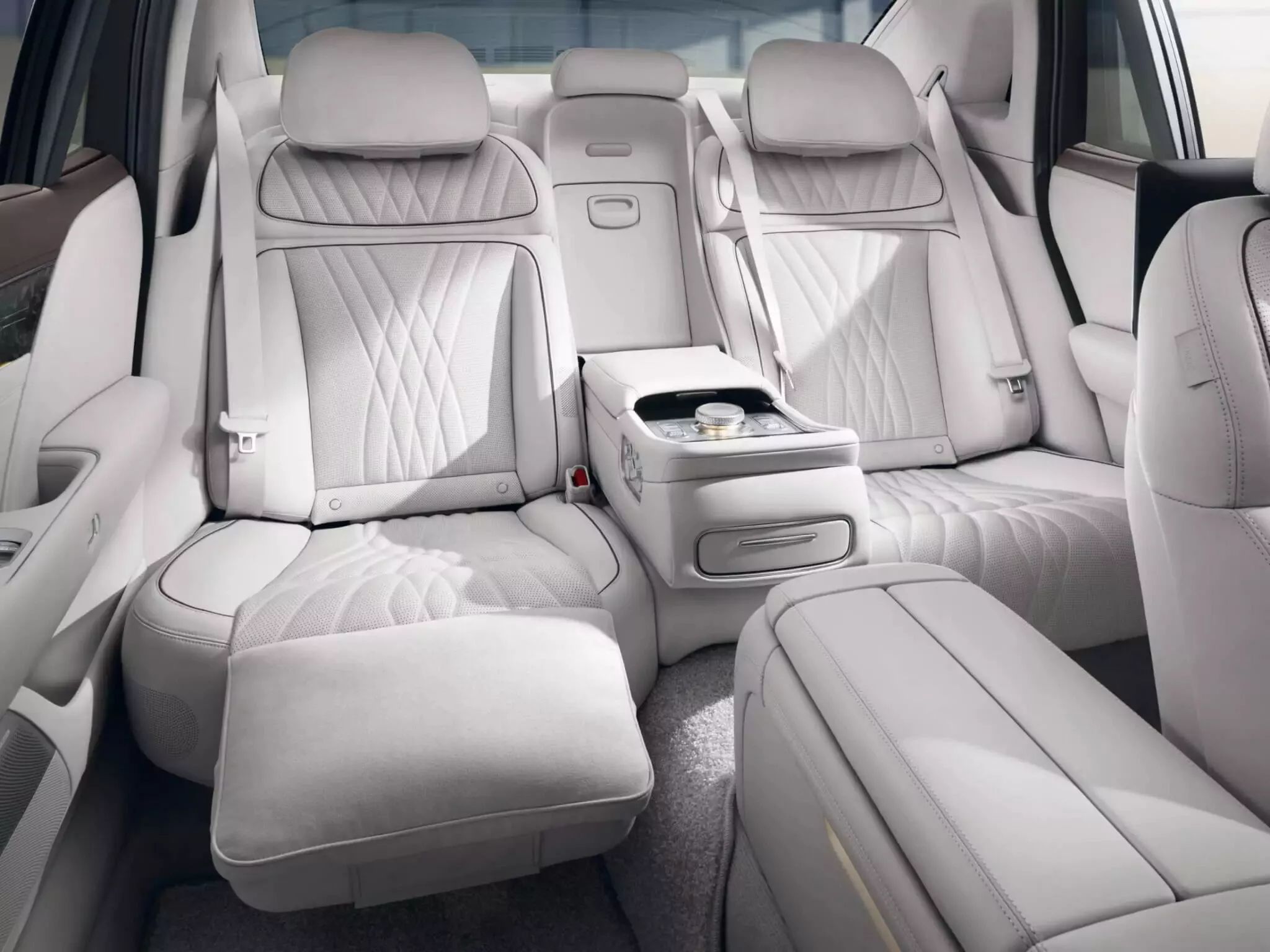 جينيسيس G90 الفاخرة تنطلق في أوروبا بمواصفات حصرية للسوق الأوروبي 3