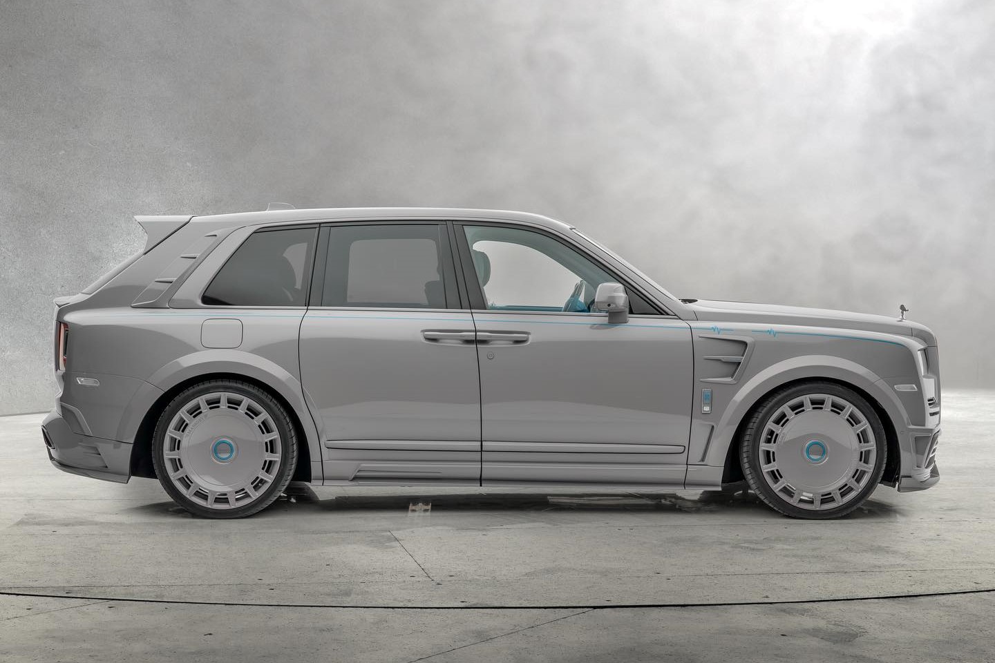 رولز رويس كولينان تحصل على حزمة تعديلات رياضية من مانسوري الألمانية رولز رويس كولينان تحصل على حزمة تعديلات رياضية من مانسوري الألمانية 4