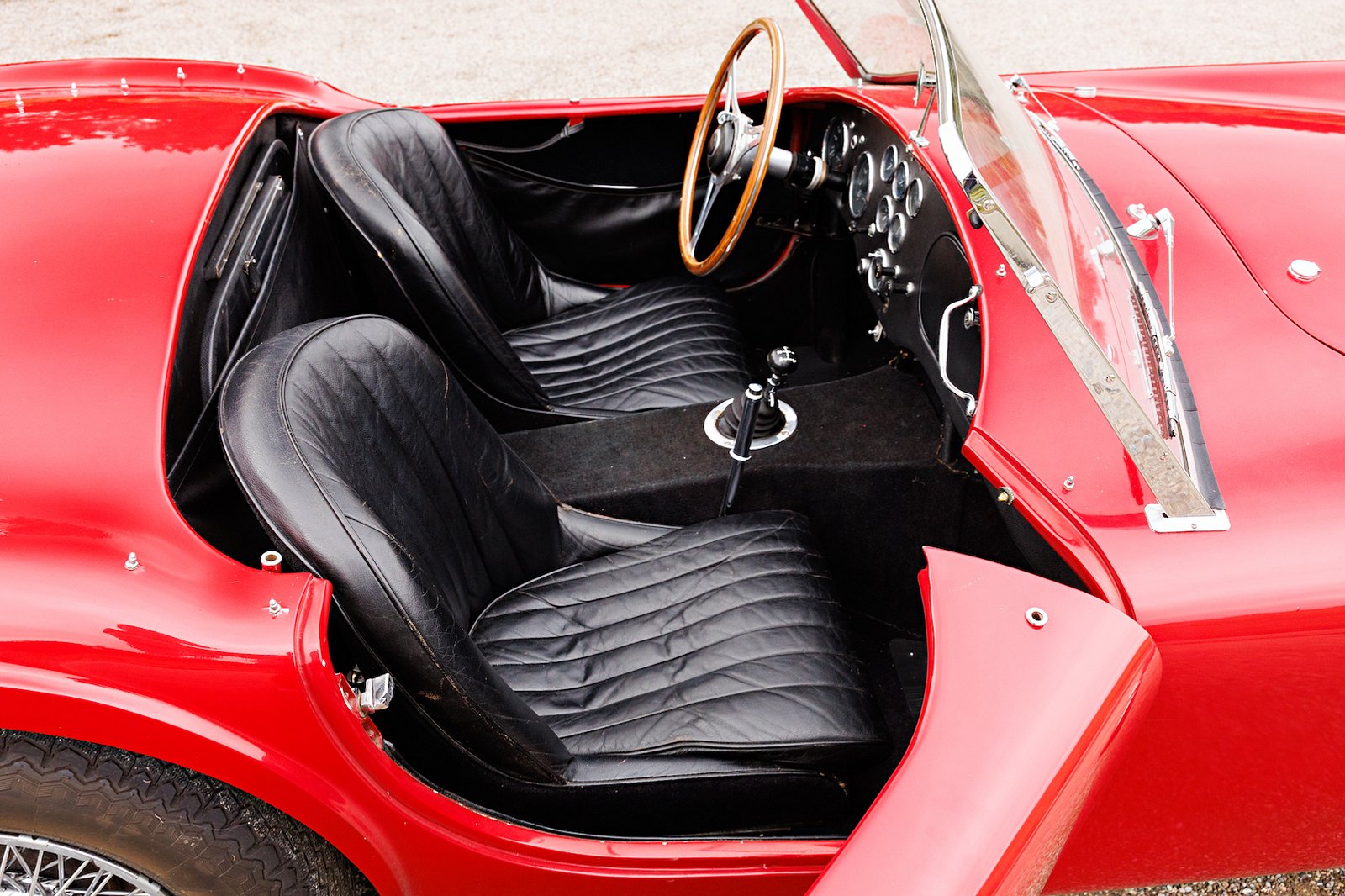 شيلبي كوبرا 260 موديل 1962 من المتوقع أن تجلب نحو 2.5 مليون دولار في مزاد فما هي الأسباب؟ شيلبي كوبرا 260