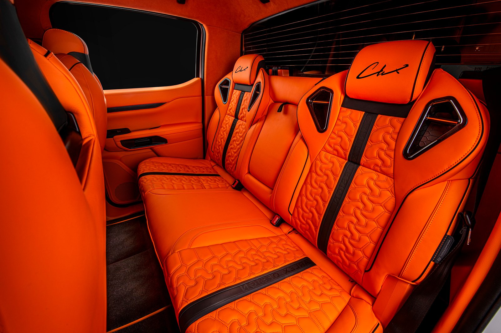 فورد رينجر رابتر تحصل على تعديلات بولندية بالغة القوة والشراسة بتكلفة تعادل 414 ألف ريال فورد رينجر رابتر كارليكس