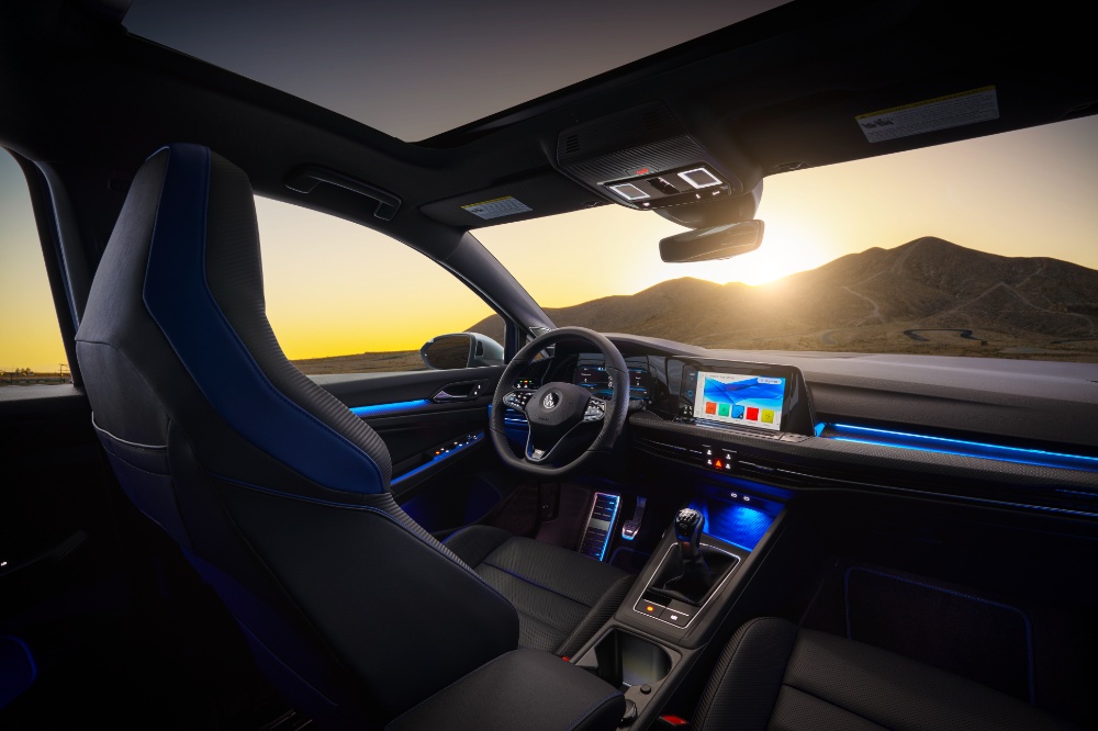 فولكس-واجن-جولف-r-2023-المربع-نت-1