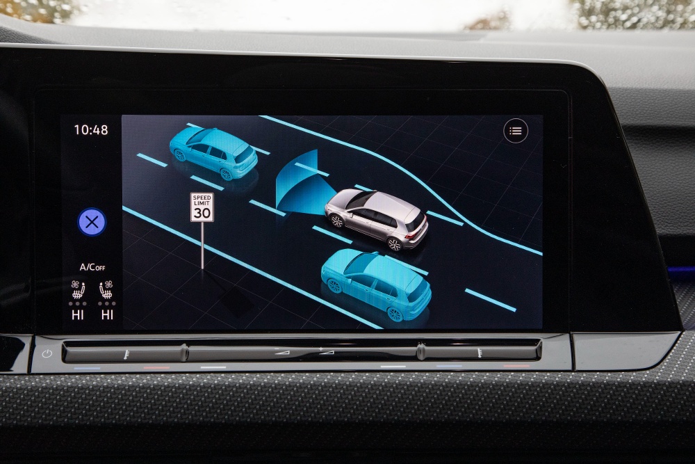 فولكس-واجن-جولف-r-2023-المربع-نت-31