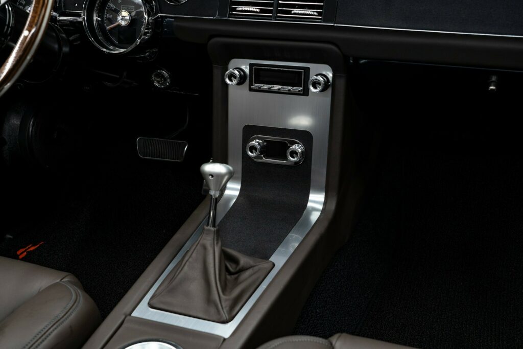 فورد موستنج فاست باك الأسطورية تعود للحياة بعد تجديدات عصرية بسعر 1.1 مليون ريال فورد موستنج فاست باك الأسطورية تعود للحياة بعد تجديدات عصرية بسعر 1.1 مليون ريال 19