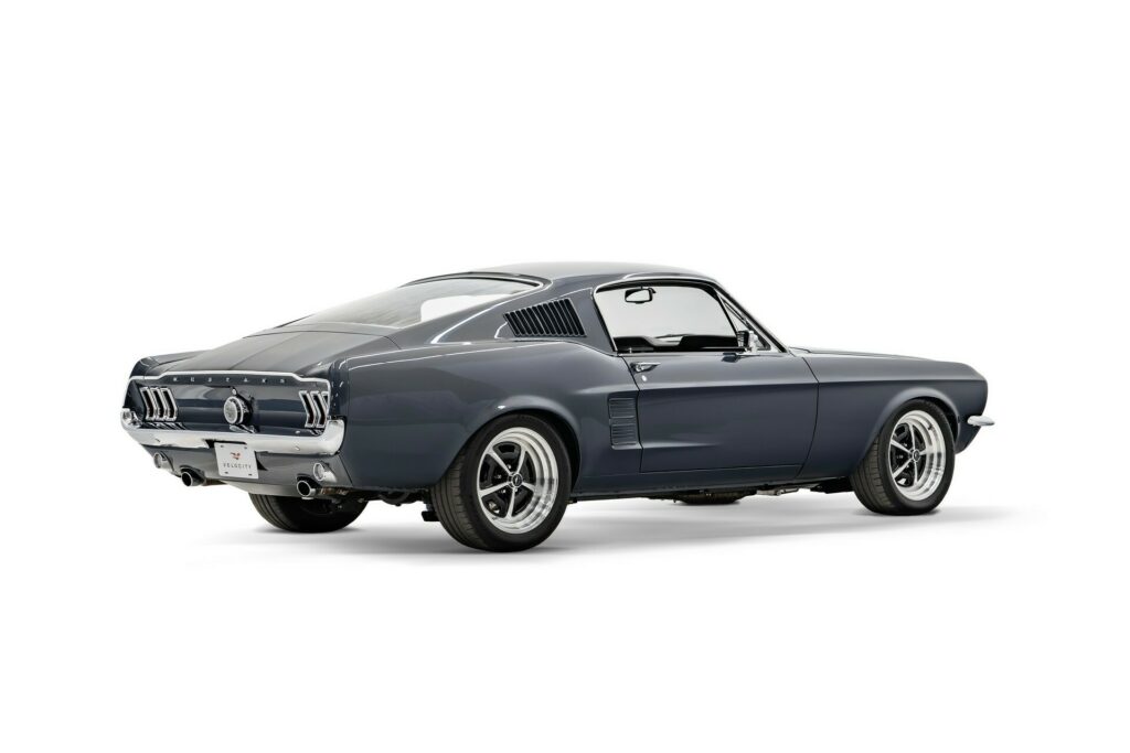 فورد موستنج فاست باك الأسطورية تعود للحياة بعد تجديدات عصرية بسعر 1.1 مليون ريال فورد موستنج فاست باك الأسطورية تعود للحياة بعد تجديدات عصرية بسعر 1.1 مليون ريال 23