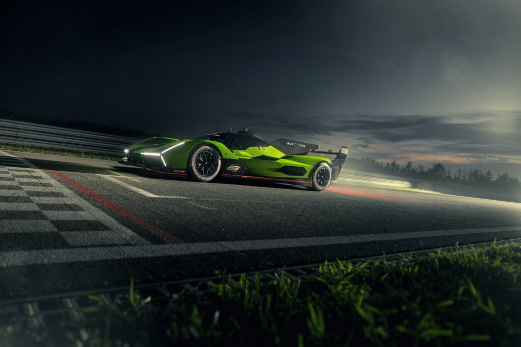 لامبورجيني تكشف عن سوبركار جديدة كلياً للسباقات بقوة 671 حصان لامبورجيني تكشف عن سوبركار جديدة كلياً للسباقات بقوة 671 حصان 15