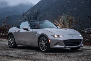 مازدا تطمئن محبي سيارة MX-5 مياتا وتؤكد أنها "لن تدمرها بالمحركات الكهربائية" 5
