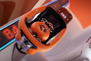 مرسيدس اس كلاس ستنتقل لمقود جديد على شكل U بحلول 2025 مرسيدس بنز