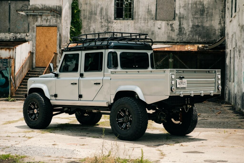 شاحنة لاندروفر ديفندر كلاسيكية تحصل على عملية تجديد رائعة من شركة هيمالايا الأمريكية شاحنة لاندروفر ديفندر كلاسيكية تحصل على عملية تجديد رائعة من شركة هيمالايا الأمريكية 14