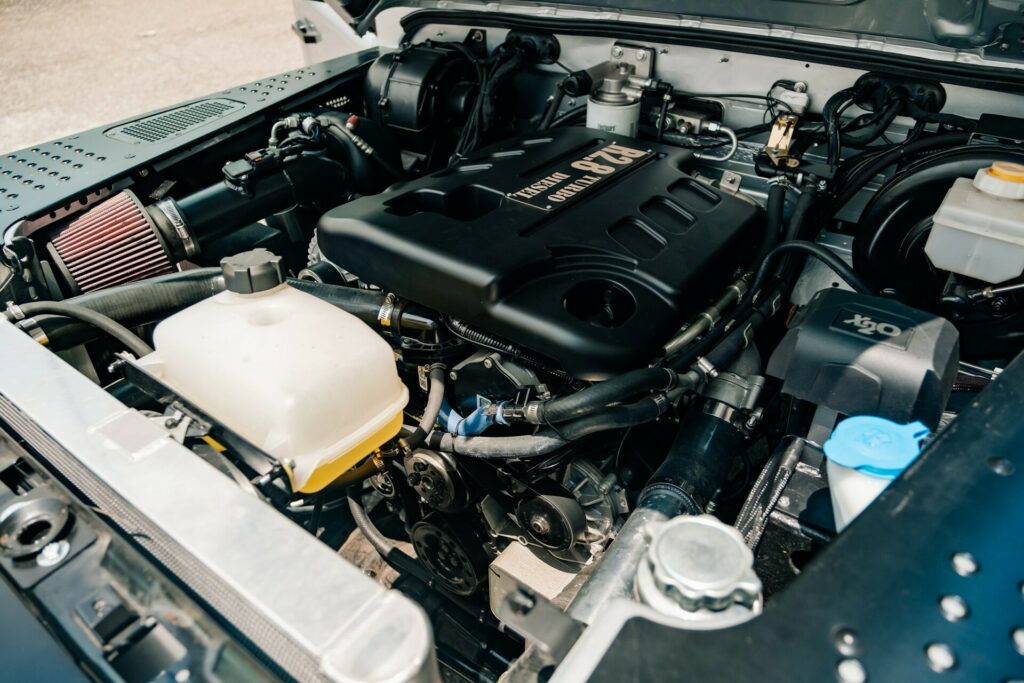 شاحنة لاندروفر ديفندر كلاسيكية تحصل على عملية تجديد رائعة من شركة هيمالايا الأمريكية شاحنة لاندروفر ديفندر كلاسيكية تحصل على عملية تجديد رائعة من شركة هيمالايا الأمريكية 15