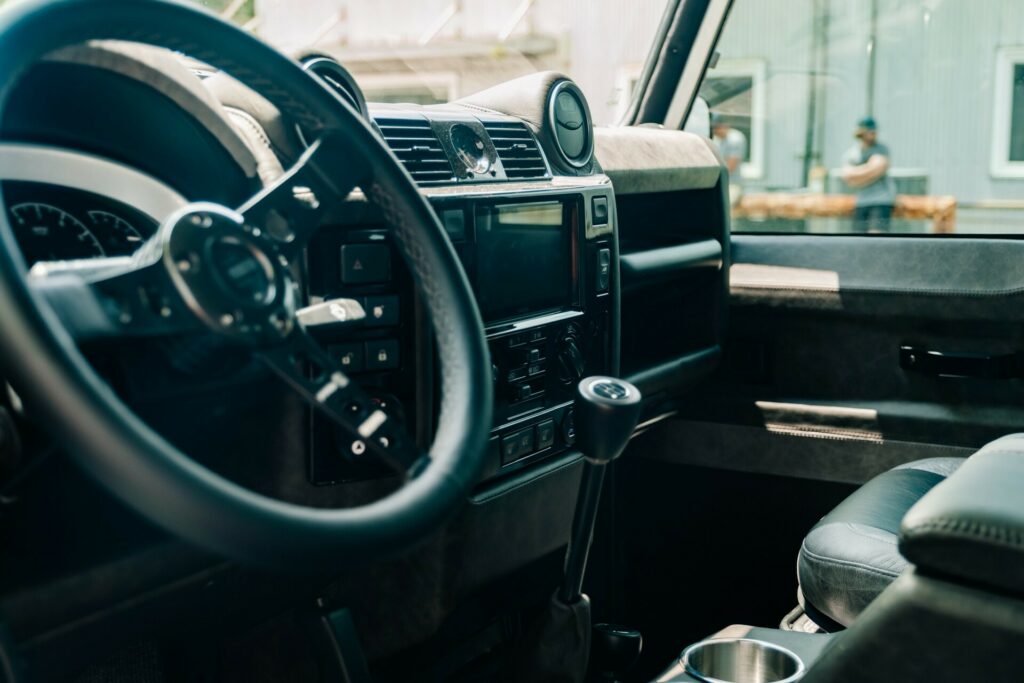 شاحنة لاندروفر ديفندر كلاسيكية تحصل على عملية تجديد رائعة من شركة هيمالايا الأمريكية شاحنة لاندروفر ديفندر كلاسيكية تحصل على عملية تجديد رائعة من شركة هيمالايا الأمريكية 16