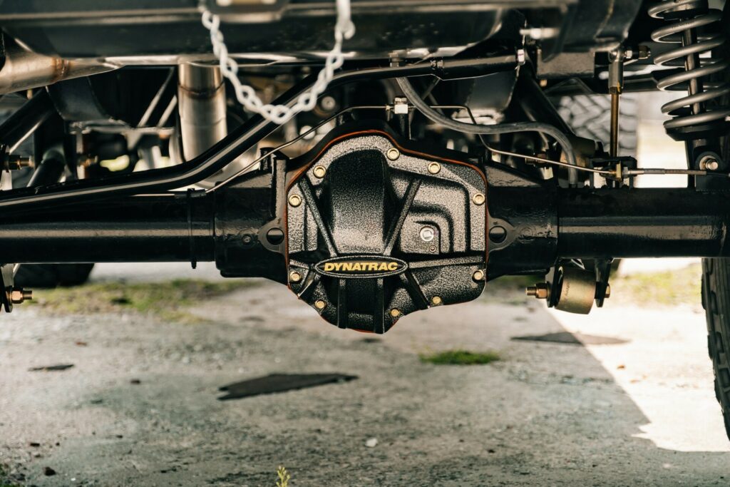 شاحنة لاندروفر ديفندر كلاسيكية تحصل على عملية تجديد رائعة من شركة هيمالايا الأمريكية شاحنة لاندروفر ديفندر كلاسيكية تحصل على عملية تجديد رائعة من شركة هيمالايا الأمريكية 6