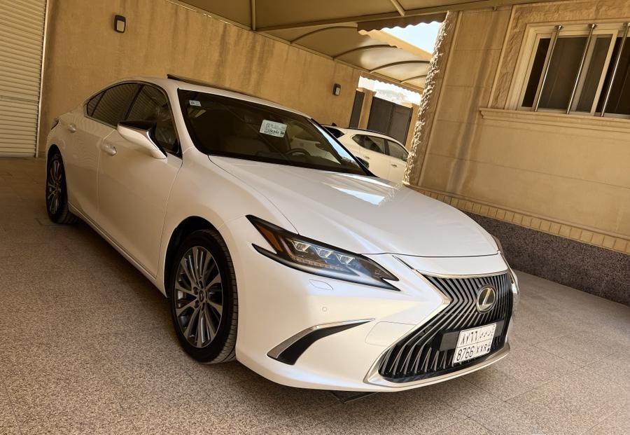 لكزس ES 2020: ما هي أبرز مُميزاتها وكم سعرها في السعودية؟ لكزس ES 2020: ما هي أبرز مُميزاتها وكم سعرها في السعودية؟ 7