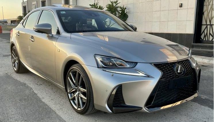 لكزس IS 2019 السيدان الأصغر للعلامة اليابانية كم سعرها في السعودية؟ لكزس IS 2019 السيدان الأصغر للعلامة اليابانية كم سعرها في السعودية؟ 4