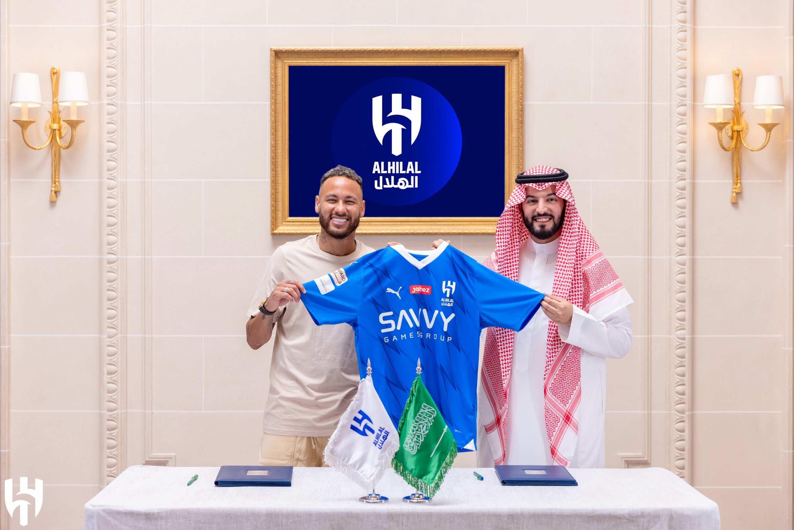 صور سيارات نيمار لاعب الهلال VS سيارات رونالدو.. مواجهة خارج المستطيل الأخضر صور سيارات نيمار لاعب الهلال VS سيارات رونالدو.. مواجهة خارج المستطيل الأخضر 3