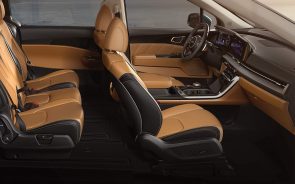 كيا كرنفال 2023: سيارة ميني فان للعائلة بالكثير من المميزات العملية والراحة والسلامة كيا كرنفال 2023: سيارة ميني فان للعائلة بالكثير من المميزات العملية والراحة والسلامة 3