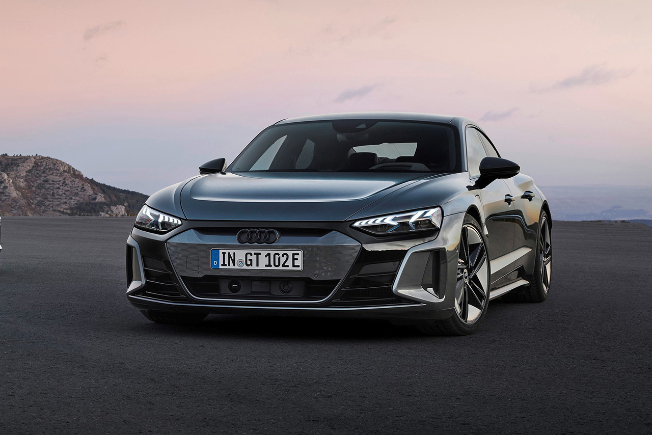 هذه 10 من أسرع السيارات الكهربائية في العالم من حيث التسارع في عام 2023 اودي RS e-tron GT