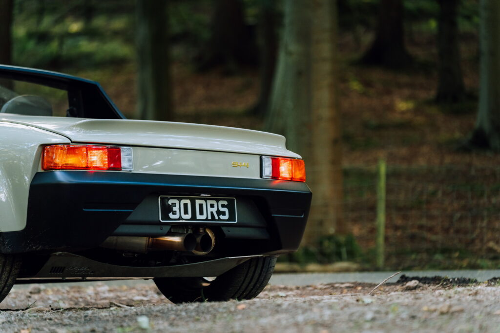 بورش 914 الكلاسيكية تحصل على إصدار حصري بقوة 400 حصان وسعر يبدأ من 1.65 مليون ريال! بورش 914 الكلاسيكية تحصل على إصدار حصري بقوة 400 حصان وسعر يبدأ من 1.65 مليون ريال! 6