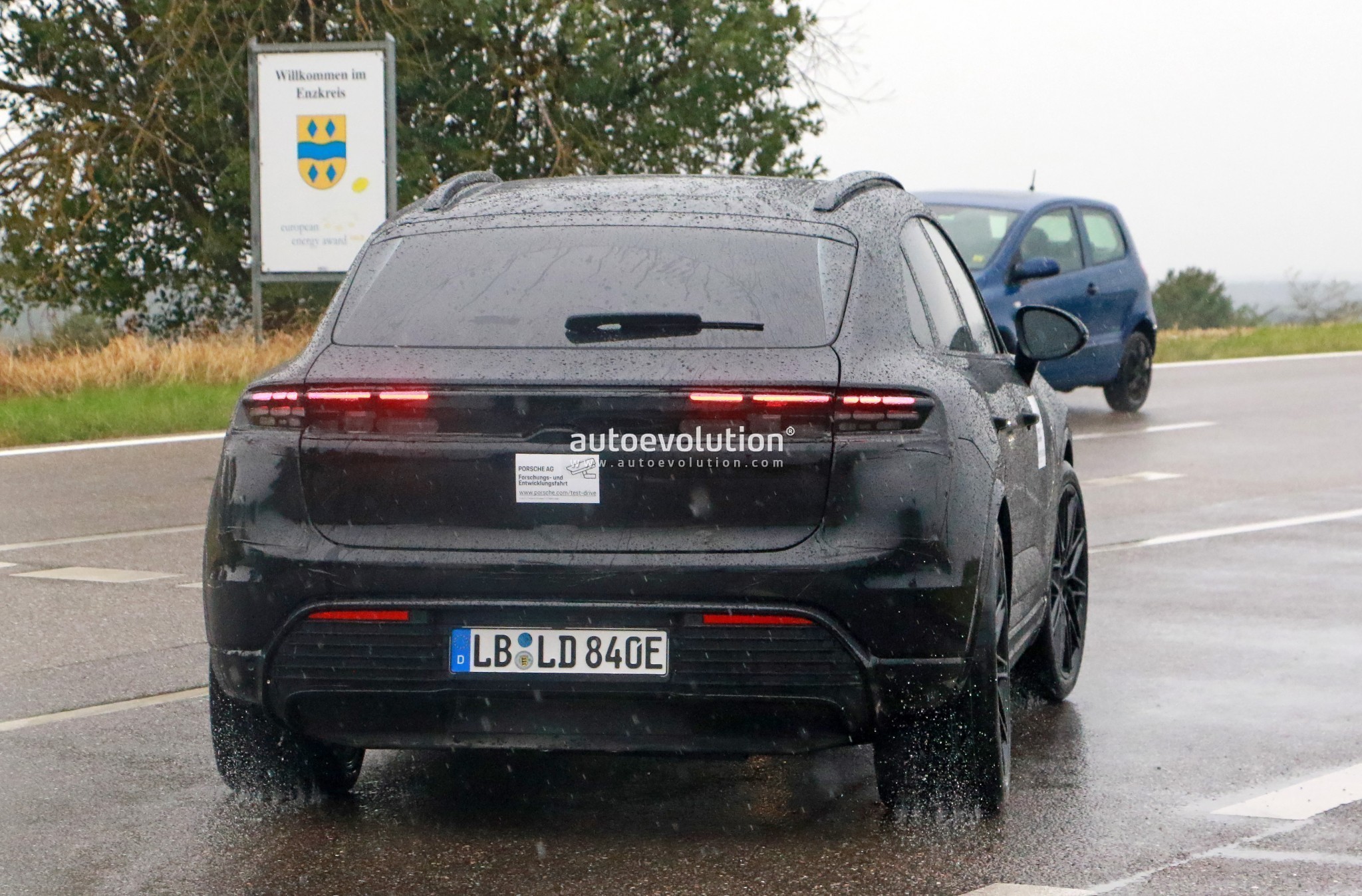 بورش ماكان الكهربائية تظهر بأقل تمويهات حتى الآن قبل الكشف الرسمي بورش ماكان الكهربائية تظهر بأقل تمويهات حتى الآن قبل الكشف الرسمي 7