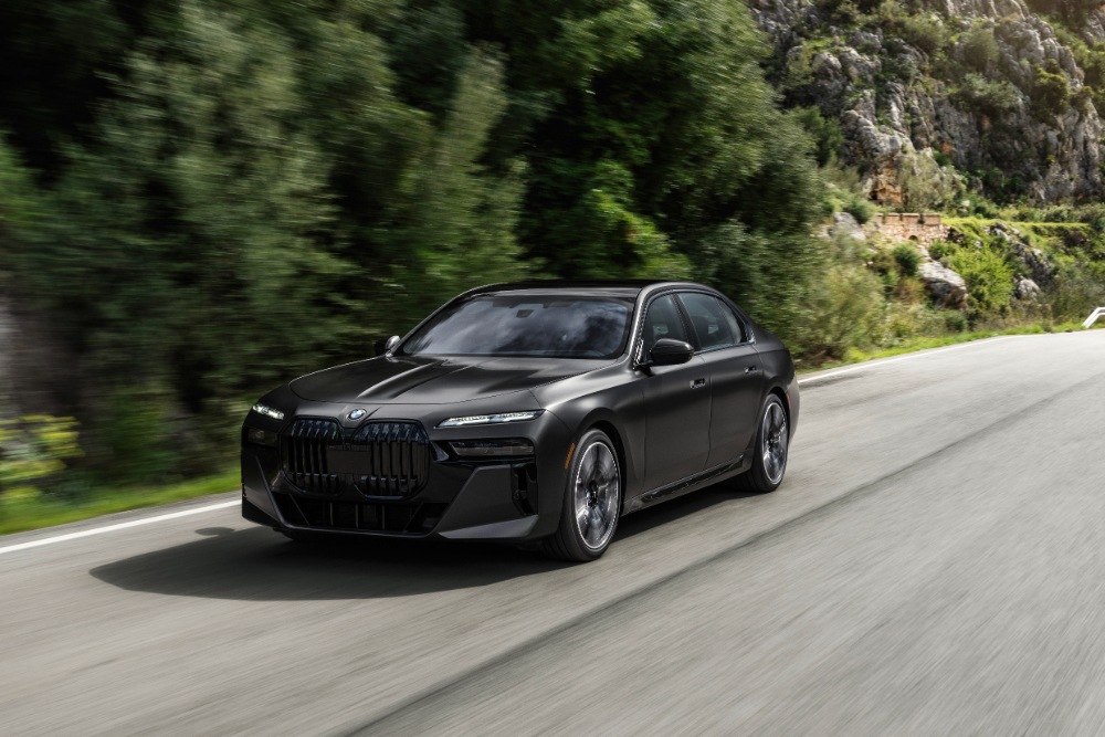 بي-ام-دبليو-الفئة-السابعة-2023-المربع-نت-30