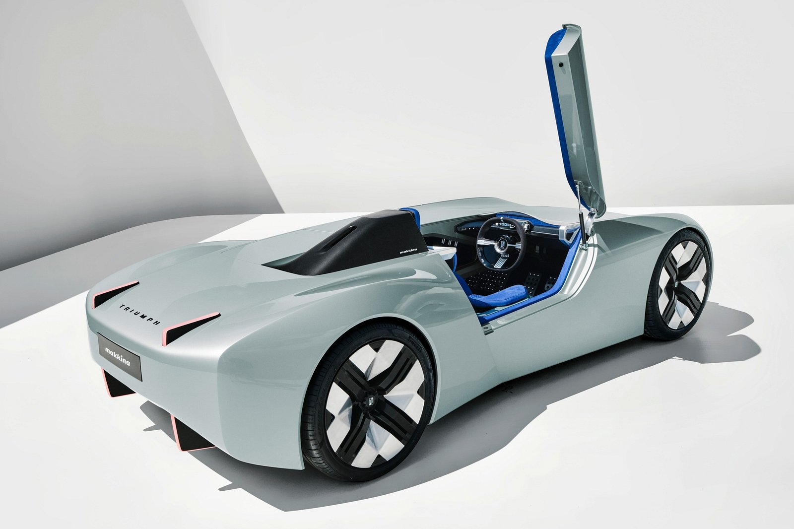 تعرف على 5 من أبرز السيارات الاختبارية لعام 2023 حتى الآن تريومف TR25