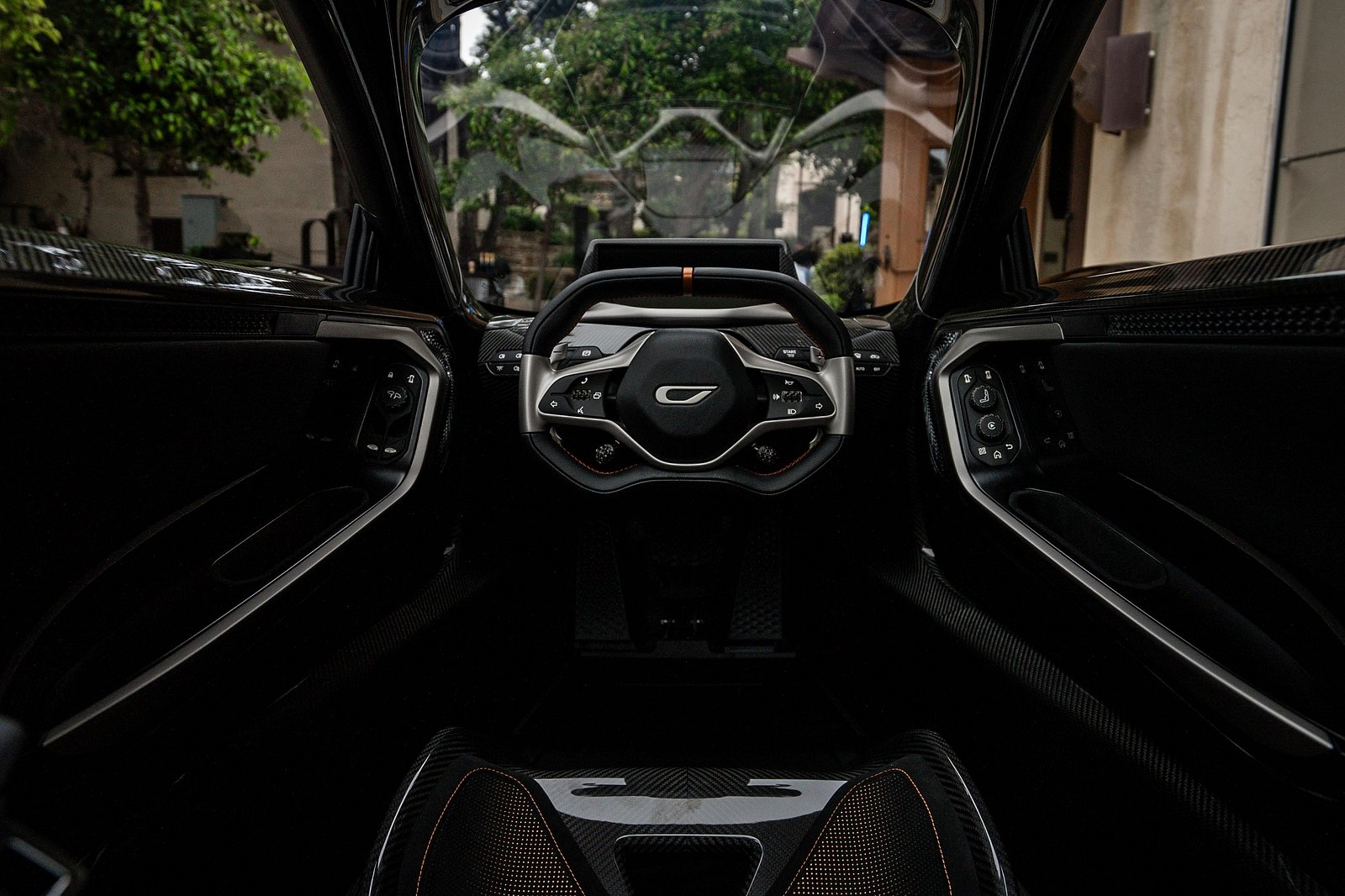 10 من أبرز السيارات الجديدة التي تم الكشف عنها في أسبوع مونتيري للسيارات 2023 تشينجر 21C بلاك بيرد