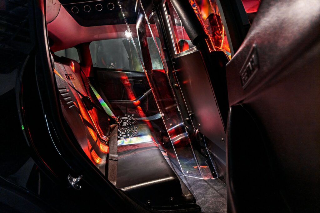 تيسلا موديل Y تحصل على نسخة شرطة جديدة بتعديلات فريدة تيسلا موديل Y للشرطة