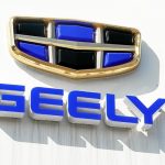 جيب جيلي 2023 تعرف على تشكيلة الصانع الصيني من سيارات الكروس اوفر في السعودية 1