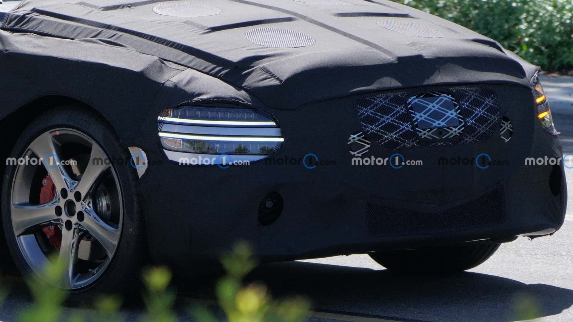 جينيسيس G80 فيس ليفت تظهر بصور تجسسية بتحديثات خارجية وداخلية جديدة جينيسيس G80 فيس ليفت تظهر بصور تجسسية بتحديثات خارجية وداخلية جديدة 1