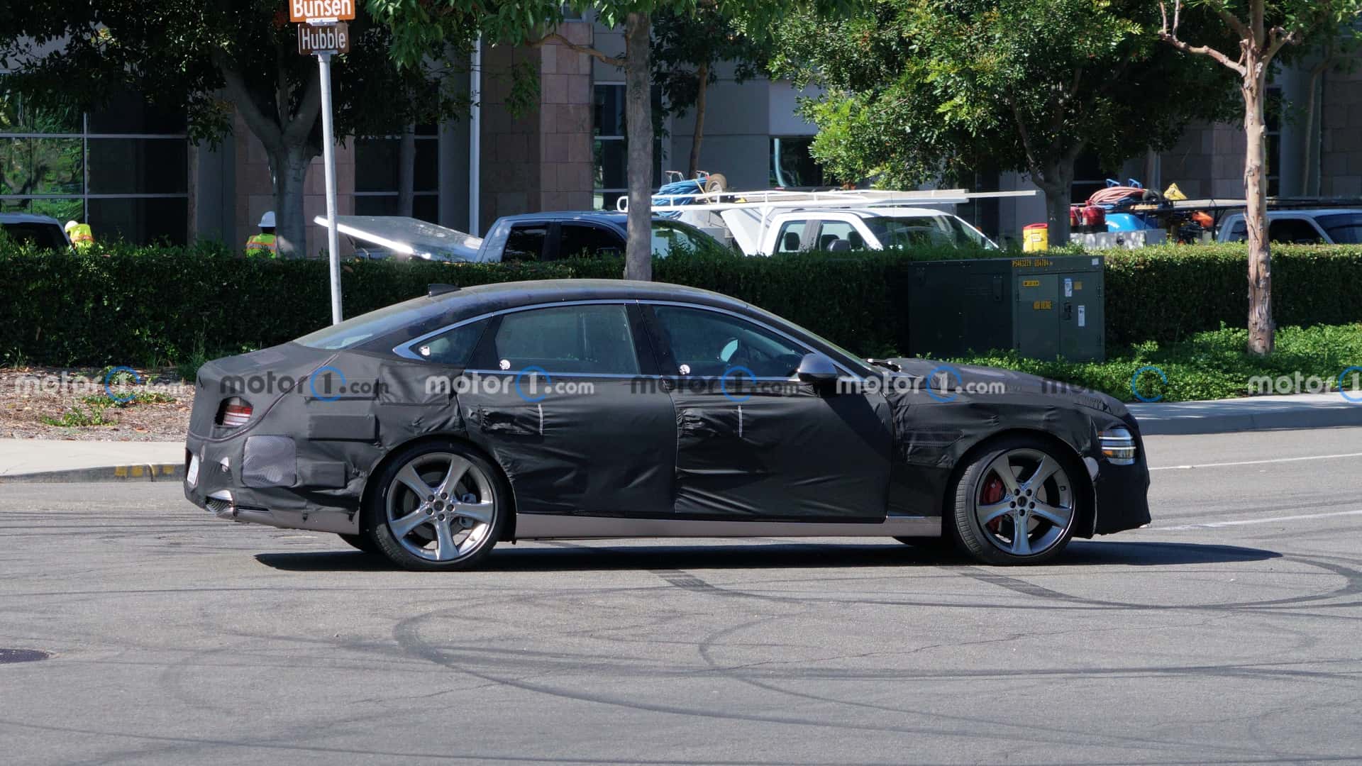 جينيسيس G80 فيس ليفت تظهر بصور تجسسية بتحديثات خارجية وداخلية جديدة جينيسيس G80 فيس ليفت تظهر بصور تجسسية بتحديثات خارجية وداخلية جديدة 4