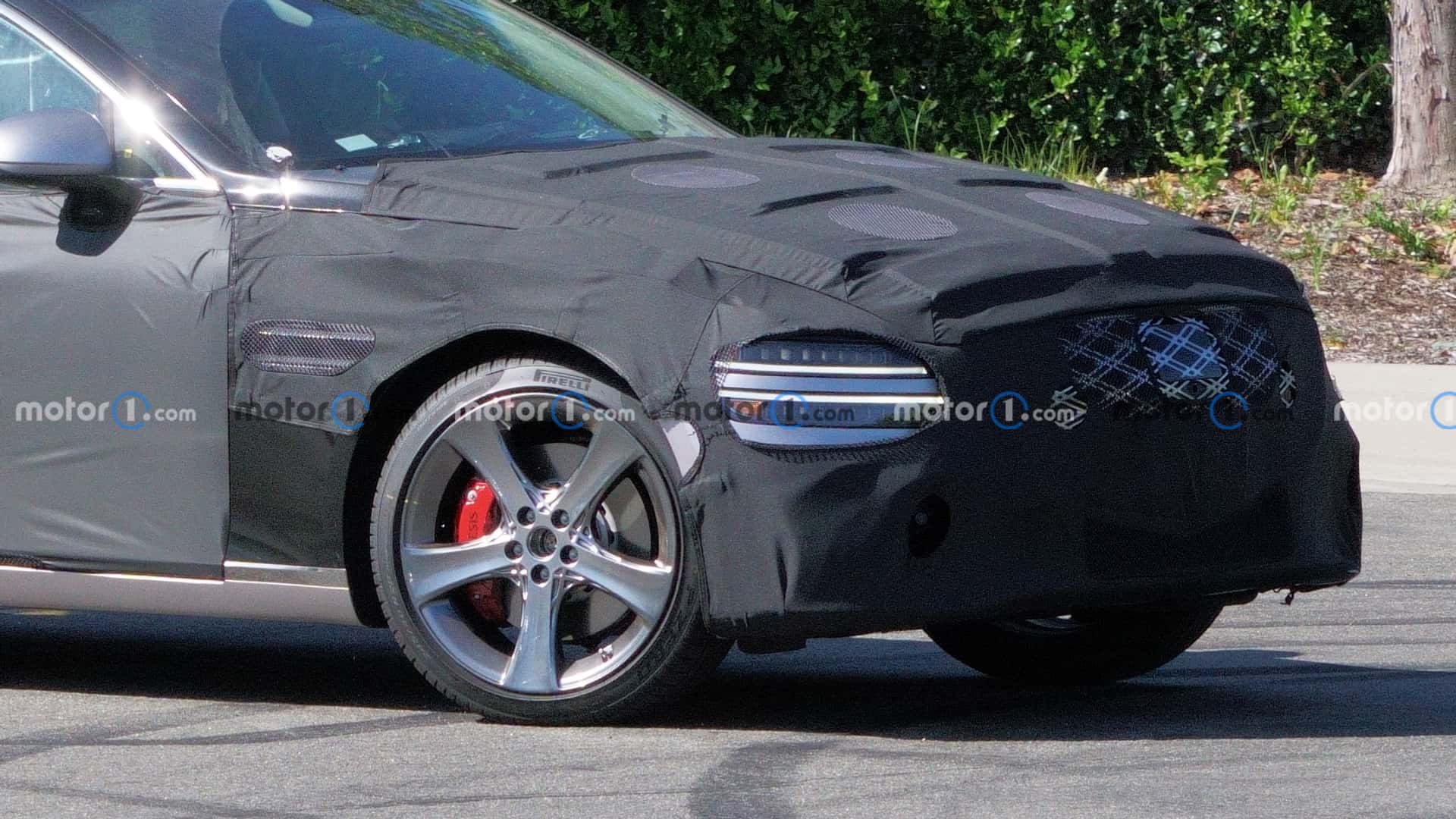 جينيسيس G80 فيس ليفت تظهر بصور تجسسية بتحديثات خارجية وداخلية جديدة جينيسيس G80 فيس ليفت تظهر بصور تجسسية بتحديثات خارجية وداخلية جديدة 12